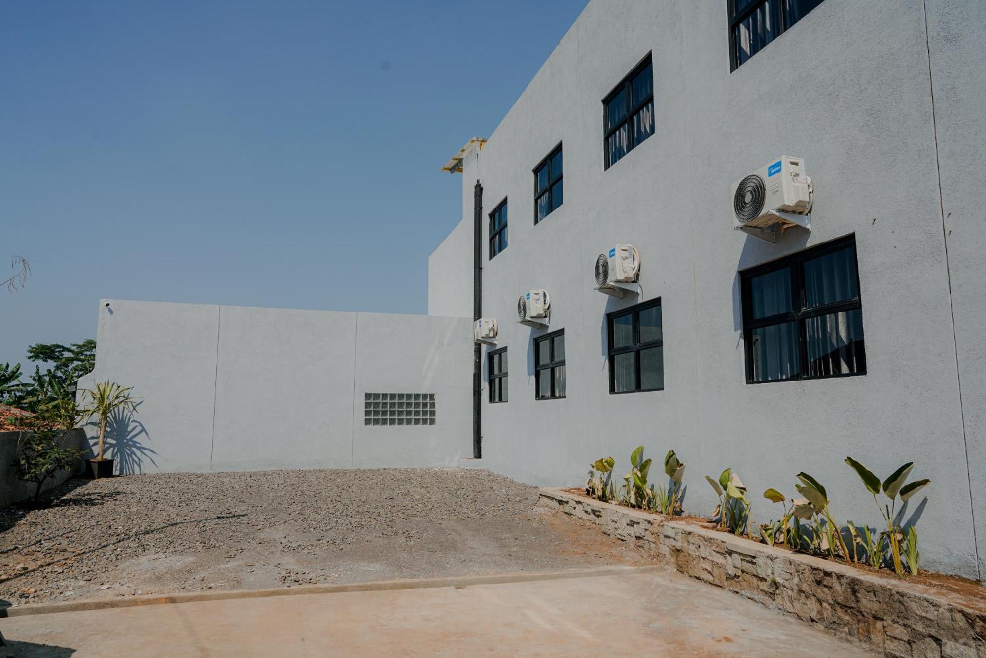 Arlita Guesthouse Cianjur Exterior photo